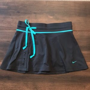 Nike - Charcoal tennis skirt
